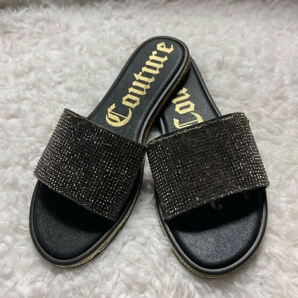 Juicy Couture Yumi black gold glam flats slides size 9.5